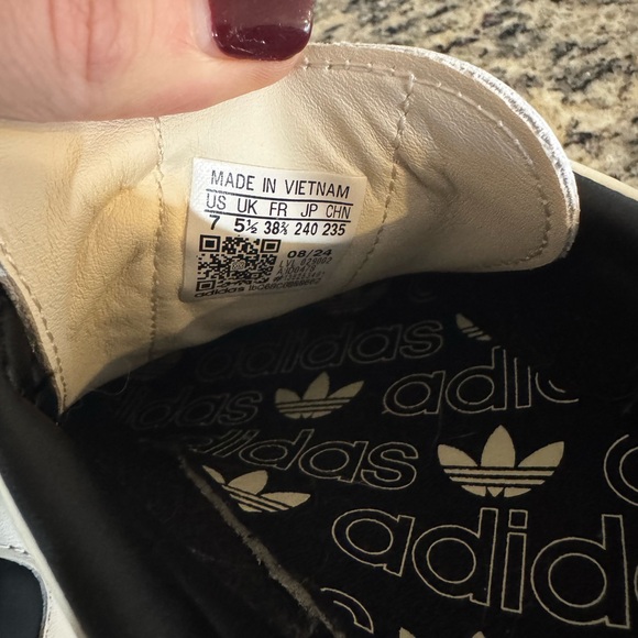 Adidas Samba Cream/Black Sneakers - Picture 5 of 6